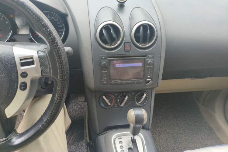 Used Nissan Qashqai 2012 2.0 XL Fire CVT 2WD Audio And AC Panel