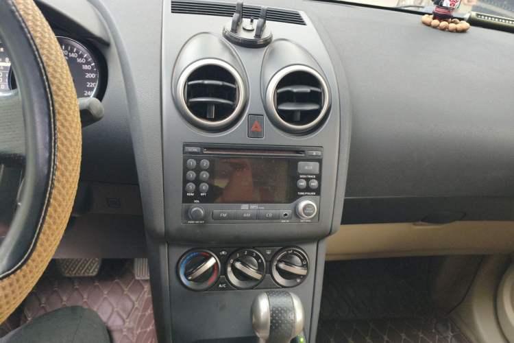 Used Nissan Qashqai 2012 2.0 XL Fire CVT 2WD Audio And AC Panel