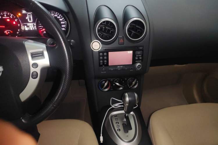 Used Nissan Qashqai 2012 2.0 XL Fire CVT 2WD Audio And AC Panel