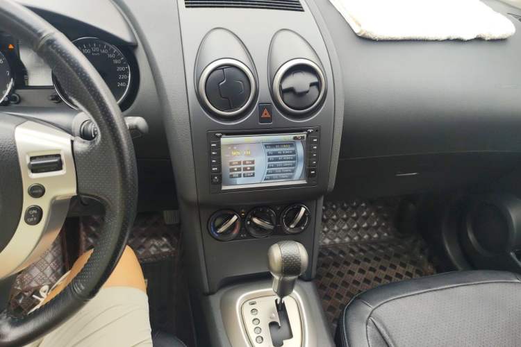 Used Nissan Qashqai 2012 2.0 XL Fire CVT 2WD Audio And AC Panel