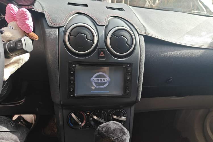 Used Nissan Qashqai 2012 2.0 XL Fire CVT 2WD Audio And AC Panel
