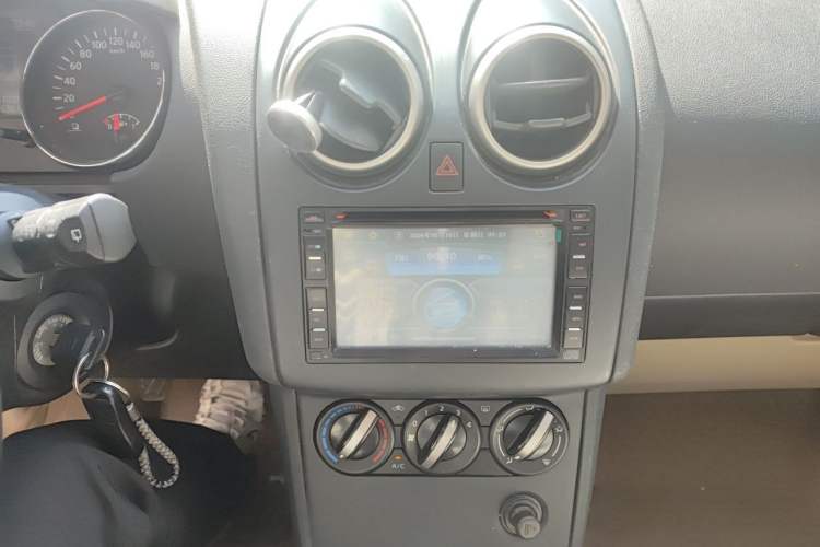 Used Nissan Qashqai 2012 1.6XE Wind 5MT 2WD Audio And AC Panel