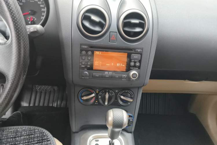 Used Nissan Qashqai 2012 2.0 XL Fire CVT 2WD Audio And AC Panel