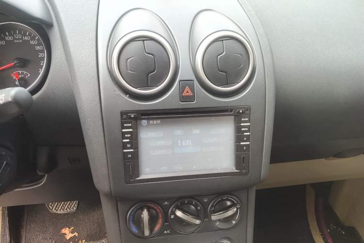Used Nissan Qashqai 2012 2.0 XL Fire CVT 2WD Audio And AC Panel