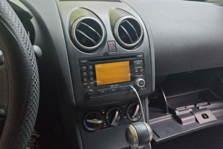 Used Nissan Qashqai 2012 2.0 XL Fire CVT 2WD Audio And AC Panel