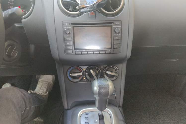 Used Nissan Qashqai 2012 2.0 XL Fire CVT 2WD Audio And AC Panel