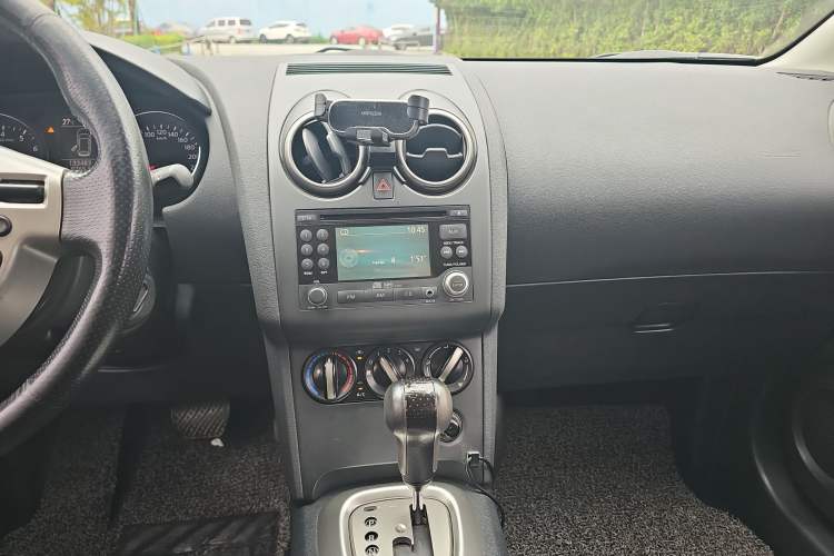 Used Nissan Qashqai 2012 2.0 XL Fire CVT 2WD Audio And AC Panel
