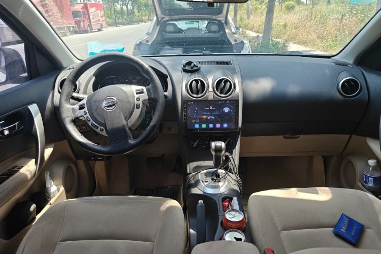 Used Nissan Qashqai 2012 2.0 XL Fire CVT 2WD Center Console