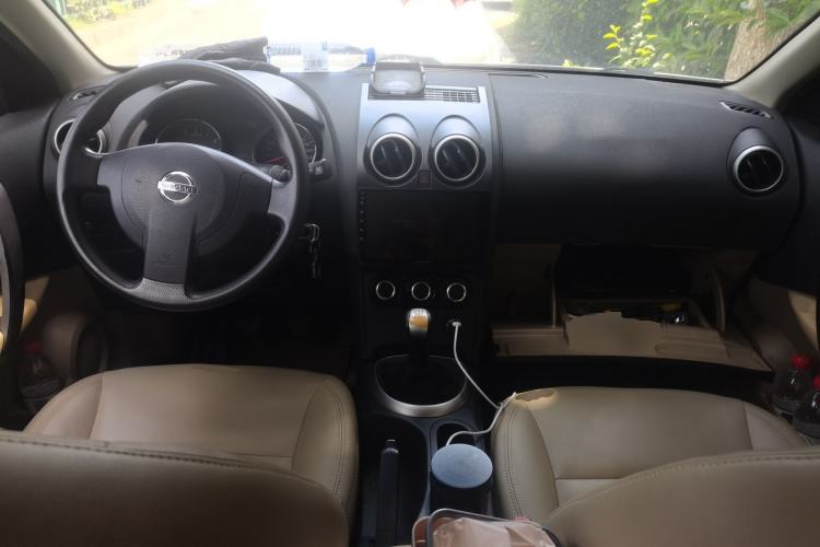 Used Nissan Qashqai 2012 1.6XE Wind 5MT 2WD Center Console