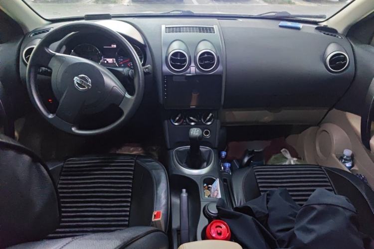 Used Nissan Qashqai 2012 1.6XE Wind 5MT 2WD Center Console