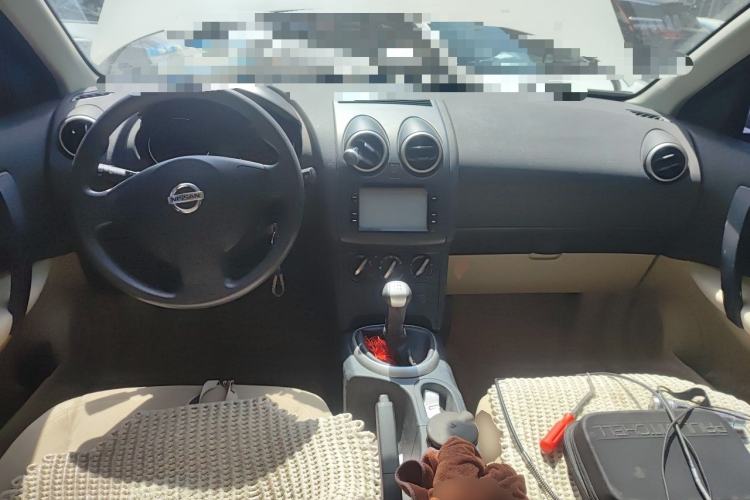 Used Nissan Qashqai 2012 1.6XE Wind 5MT 2WD Center Console