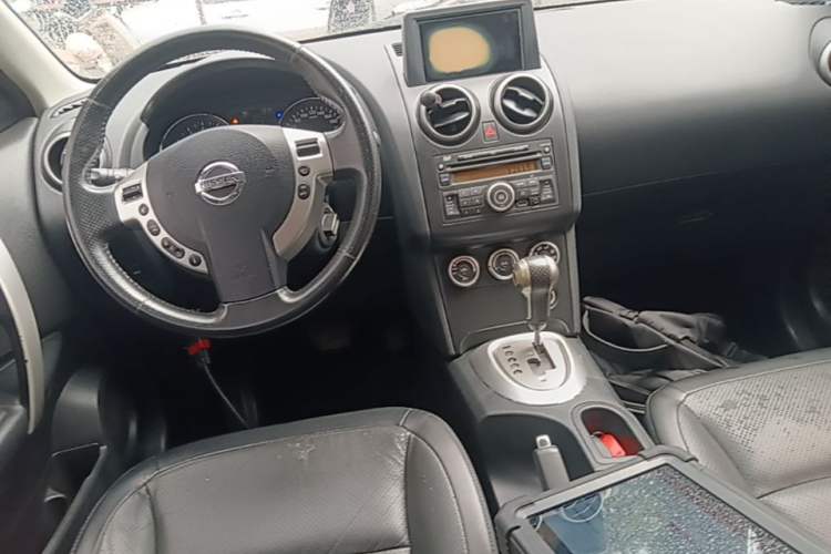 Used Nissan Qashqai 2012 2.0 XV LE CVT 2WD Center Console