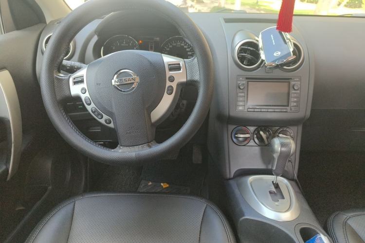 Used Nissan Qashqai 2012 2.0 XL Fire CVT 2WD Center Console