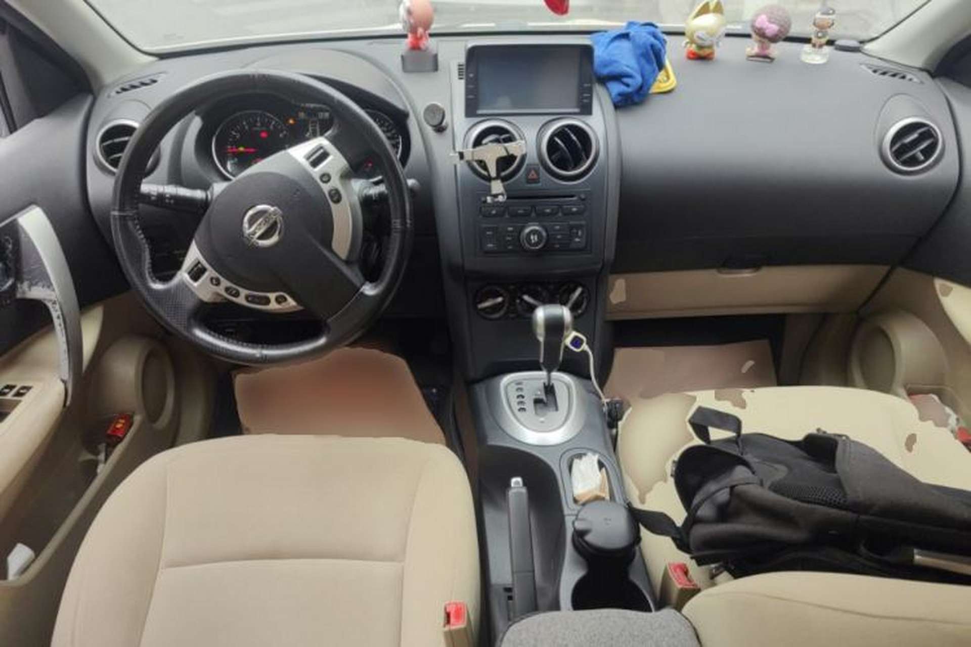 Used Nissan Qashqai 2012 2.0 XL Fire CVT 2WD Center Console