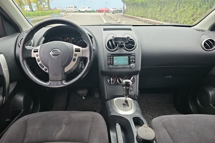 Used Nissan Qashqai 2012 2.0 XL Fire CVT 2WD Center Console