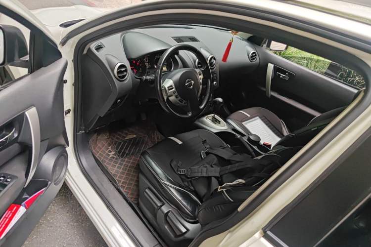 Used Nissan Qashqai 2012 2.0 XL Fire CVT 2WD Driver Seat