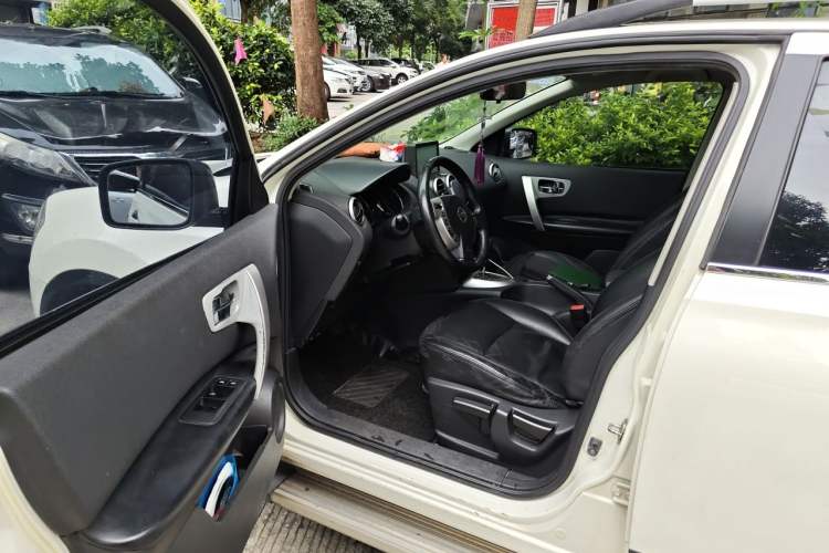 Used Nissan Qashqai 2012 2.0 XL Fire CVT 2WD Driver Seat