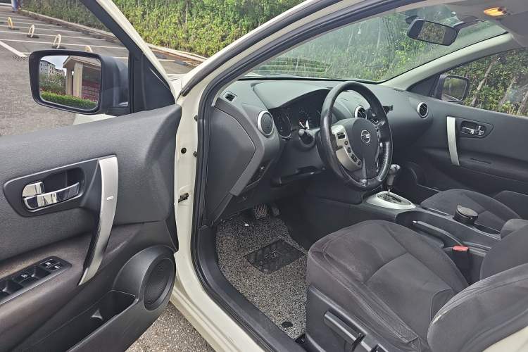 Used Nissan Qashqai 2012 2.0 XL Fire CVT 2WD Driver Seat