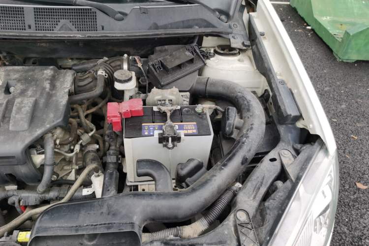 Used Nissan Qashqai 2012 1.6XE Wind 5MT 2WD Engine Bay Left