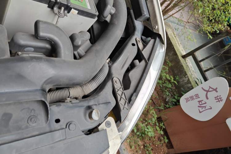 Used Nissan Qashqai 2012 2.0 XV LE CVT 2WD Engine Bay Left