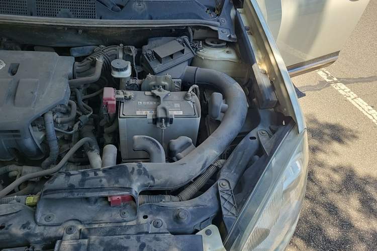 Used Nissan Qashqai 2012 1.6XE Wind 5MT 2WD Engine Bay Left