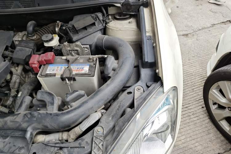 Used Nissan Qashqai 2012 2.0 XL Fire CVT 2WD Engine Bay Left
