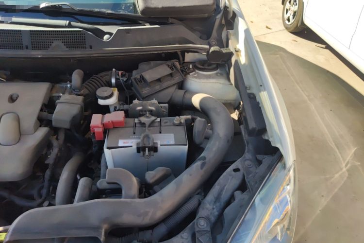 Used Nissan Qashqai 2012 2.0 XL Fire CVT 2WD Engine Bay Left