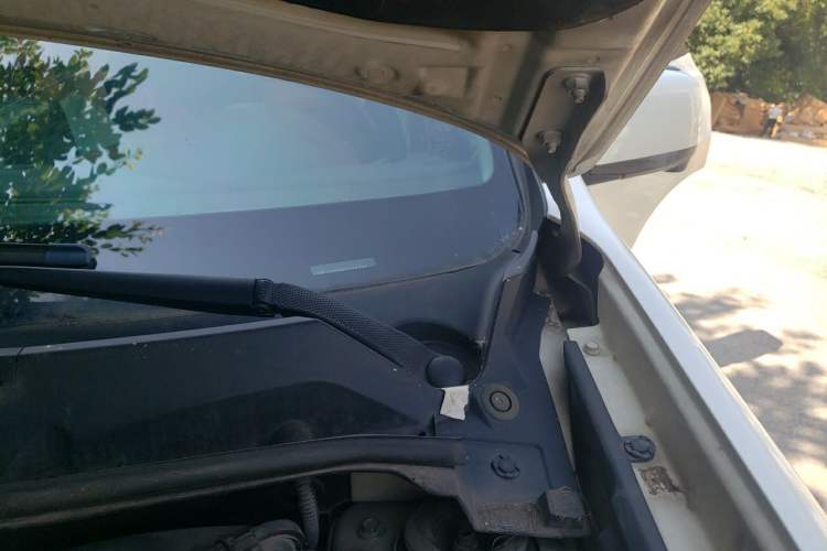 Used Nissan Qashqai 2012 2.0 XV LE CVT 2WD Engine Bay Left