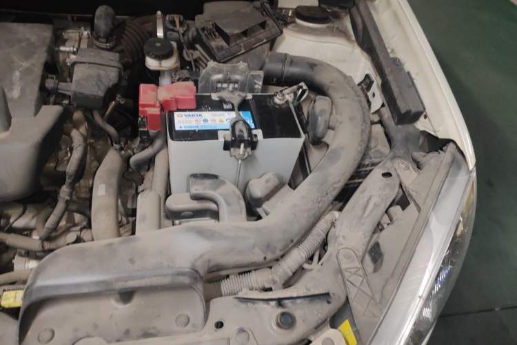 Used Nissan Qashqai 2012 2.0 XL Fire CVT 2WD Engine Bay Left