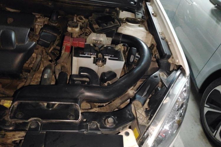 Used Nissan Qashqai 2012 2.0 XV LE CVT 2WD Engine Bay Left