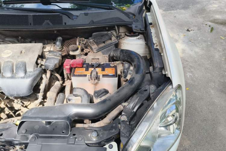 Used Nissan Qashqai 2012 2.0 XL Fire CVT 2WD Engine Bay Left