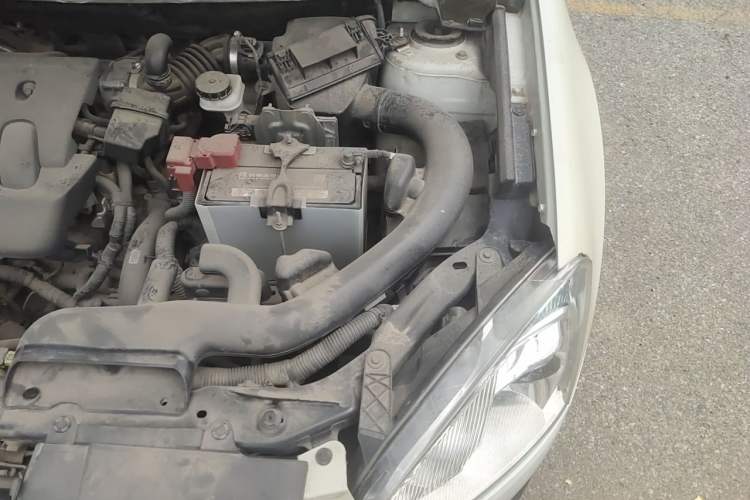 Used Nissan Qashqai 2012 2.0 XL Fire CVT 2WD Engine Bay Left