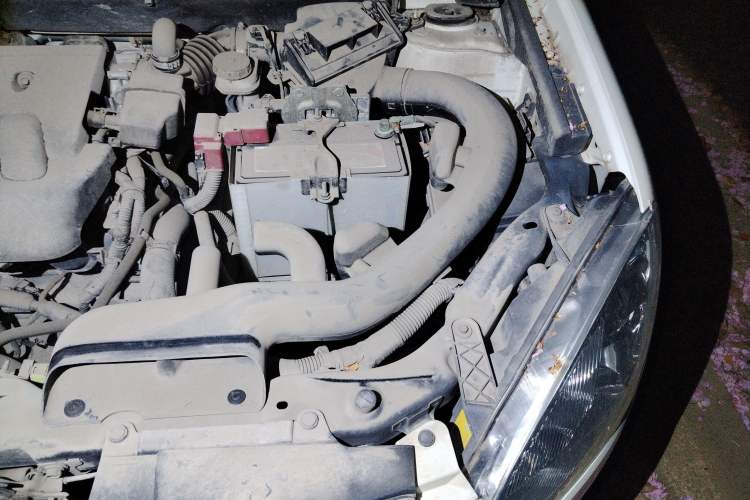 Used Nissan Qashqai 2012 2.0 XL Fire 6MT 2WD Engine Bay Left