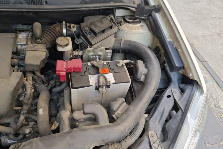 Used Nissan Qashqai 2012 2.0 XL Fire CVT 2WD Engine Bay Left