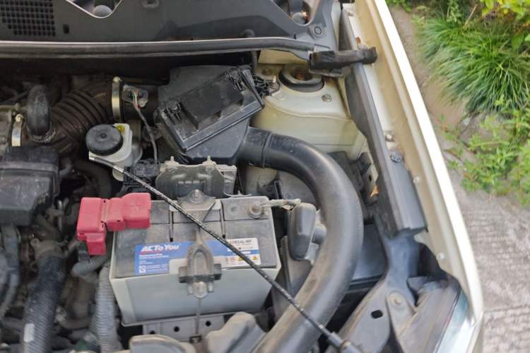 Used Nissan Qashqai 2012 2.0 XL Fire CVT 2WD Engine Bay Left