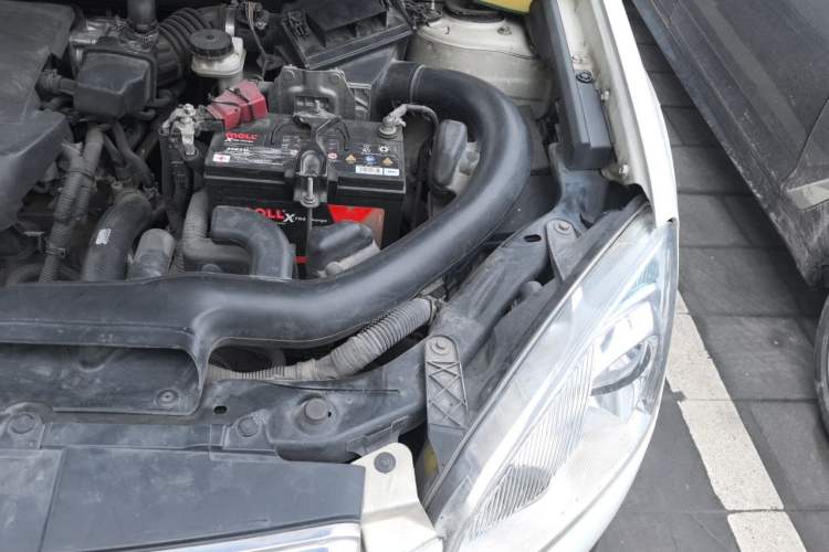 Used Nissan Qashqai 2012 2.0 XV LE CVT 2WD Engine Bay Left
