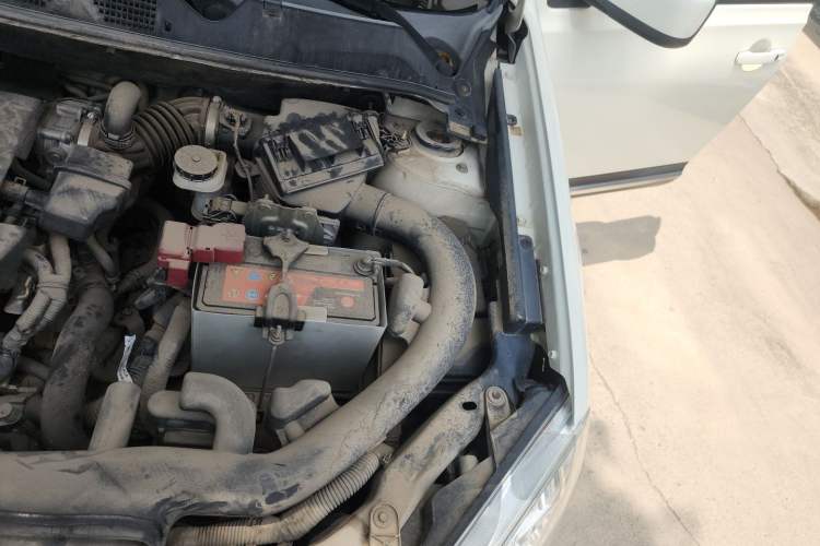 Used Nissan Qashqai 2012 2.0 XL Fire CVT 2WD Engine Bay Left