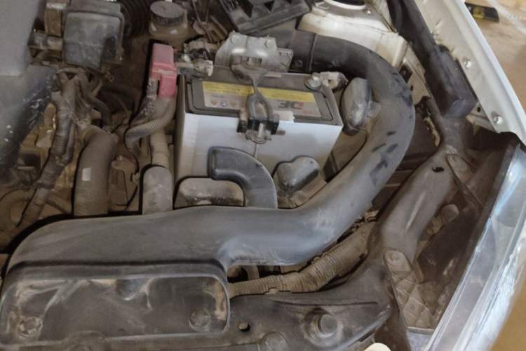 Used Nissan Qashqai 2012 2.0 XL Fire CVT 2WD Engine Bay Left