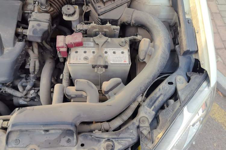 Used Nissan Qashqai 2012 2.0 XV LE CVT 2WD Engine Bay Left