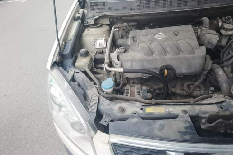 Used Nissan Qashqai 2012 2.0 XL Fire CVT 2WD Engine Bay Right