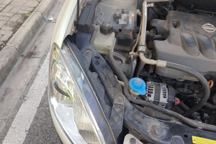 Used Nissan Qashqai 2012 2.0 XL Fire CVT 2WD Engine Bay Right