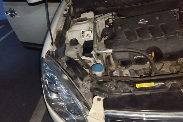 Used Nissan Qashqai 2012 2.0 XL Fire CVT 2WD Engine Bay Right