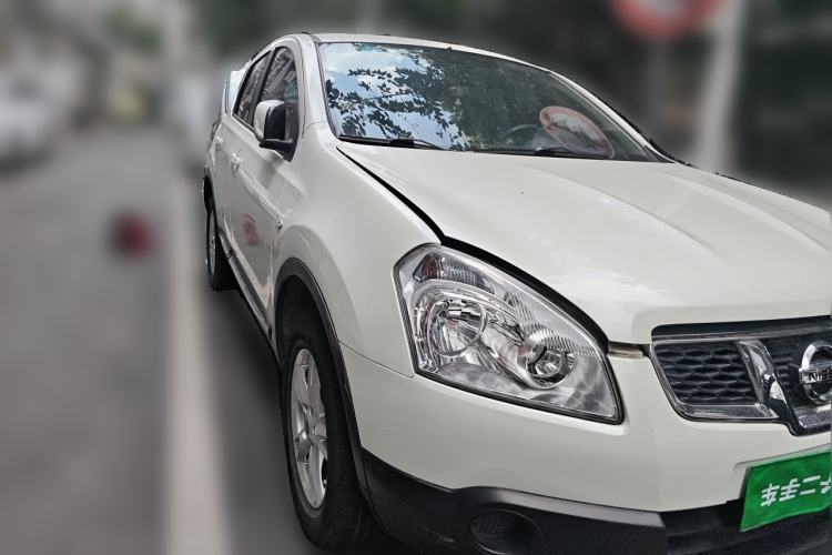 Used Nissan Qashqai 2012 1.6XE Wind 5MT 2WD Front Right 45 Deg