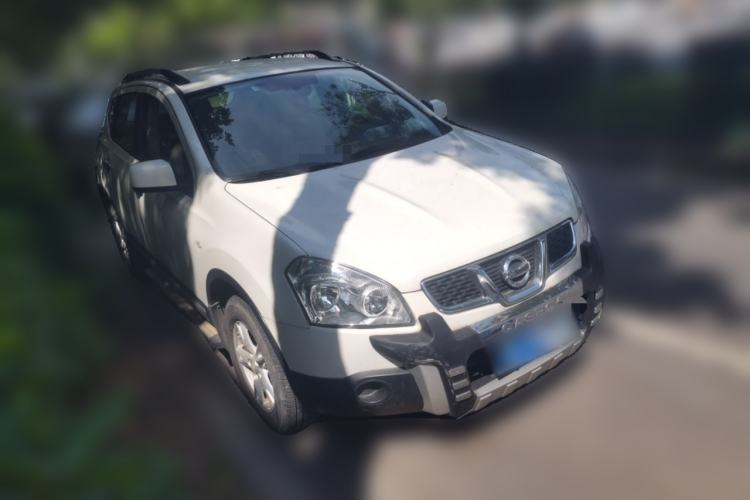 Used Nissan Qashqai 2012 1.6XE Wind 5MT 2WD Front Right 45 Deg