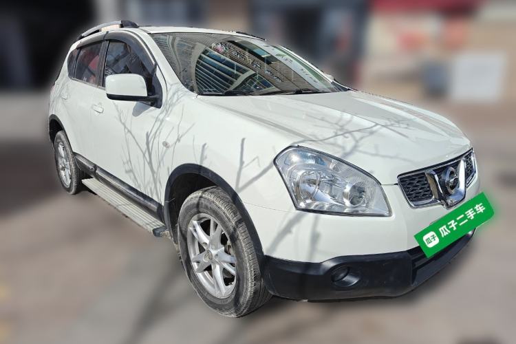 Used Nissan Qashqai 2012 2.0 XL Fire CVT 2WD Front Right 45 Deg