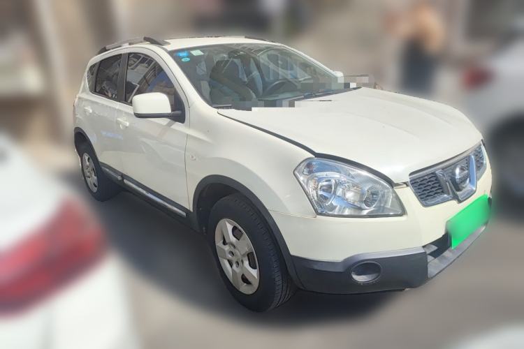 Used Nissan Qashqai 2012 1.6XE Wind 5MT 2WD Front Right 45 Deg