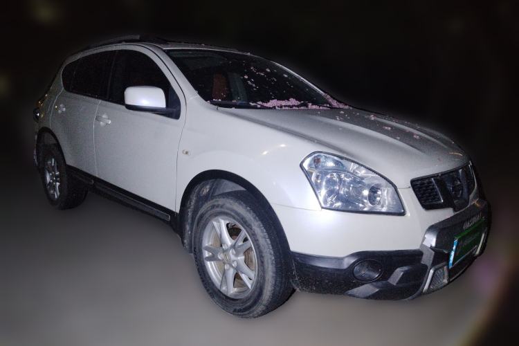 Used Nissan Qashqai 2012 2.0 XL Fire 6MT 2WD Front Right 45 Deg