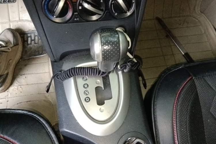 Used Nissan Qashqai 2012 2.0 XL Fire CVT 2WD Gear Lever