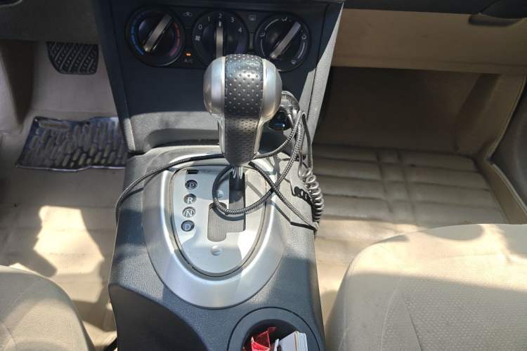 Used Nissan Qashqai 2012 2.0 XL Fire CVT 2WD Gear Lever
