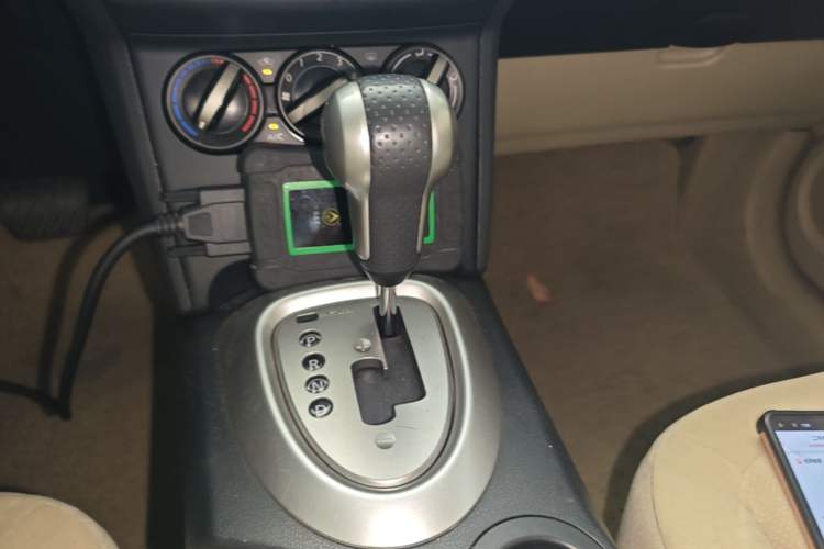Used Nissan Qashqai 2012 2.0 XL Fire CVT 2WD Gear Lever